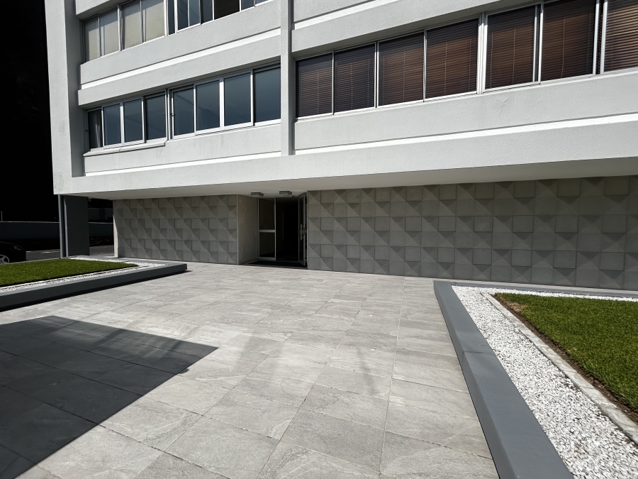 To Let 1 Bedroom Property for Rent in Mouille Point Western Cape